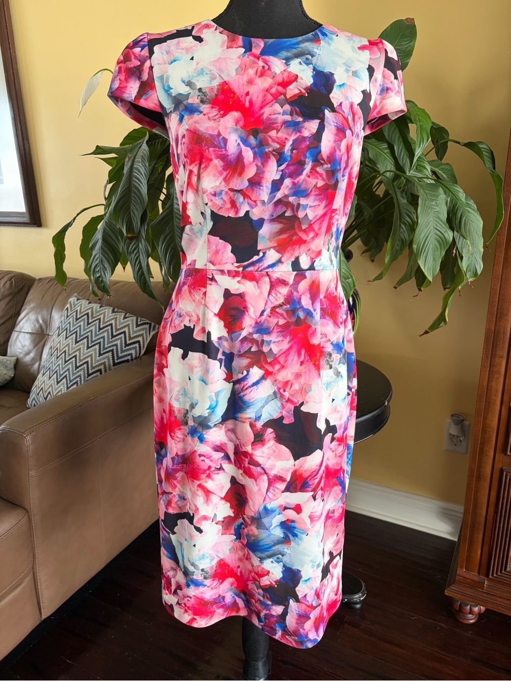 Betsey Johnson watercolor floral cap-sleeve dress W- size 6